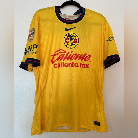 Club América Jersey 24/25 - Picture 1 of 6